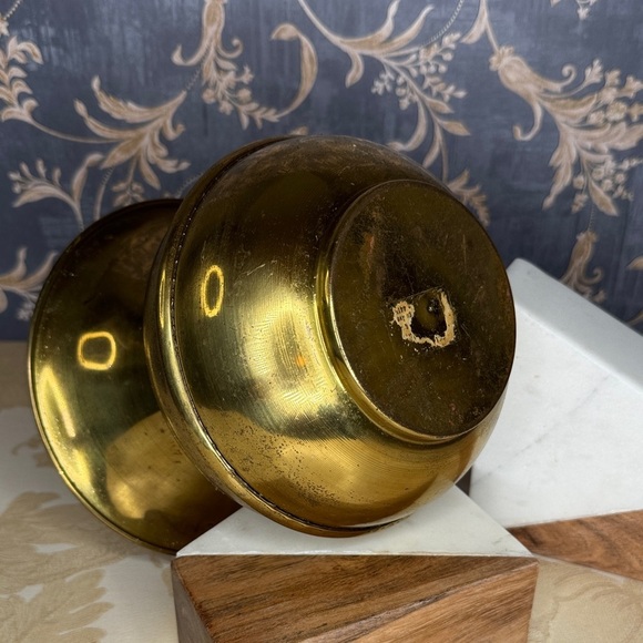Vintage Estate Brass Vase, Planter, or Spittoon - Picture 6 of 6